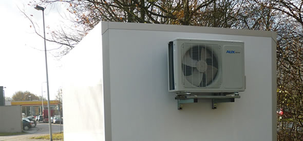 Box van trailer equiped with a cooling machine coolunit to make a isotherm trailer