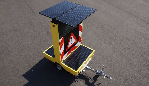 CO2 neutral VMS-trailer equiped with solar energy and controlled via Traffic Fleet