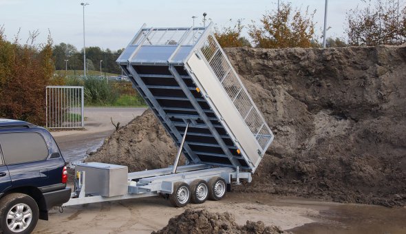 Custom made tipper trailer 3.5 TON triple axle for gardening company A. Terlouw