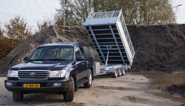 Custom made tipper trailer 3.5 TON triple axle for gardening company A. Terlouw