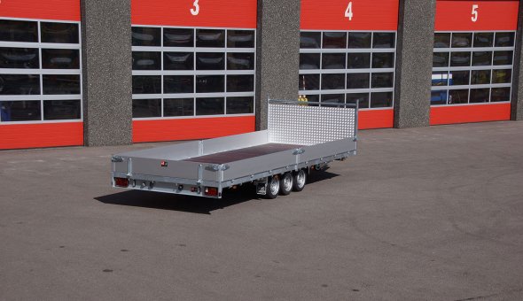 Flat-bed-trailers-delivered-to-transport-traffic-equipment - BUKO-Infrasupport
