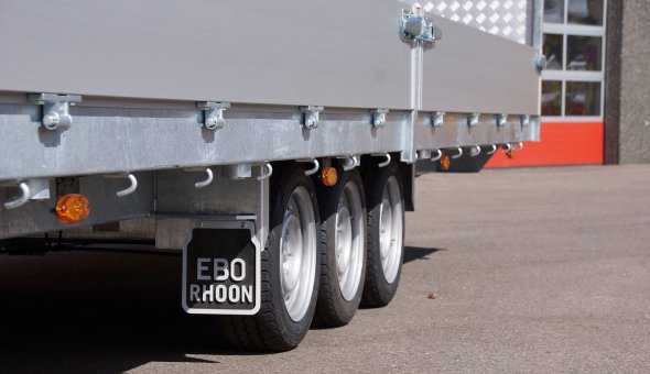 Flat-bed-trailers-delivered-to-transport-traffic-equipment - BUKO-Infrasupport