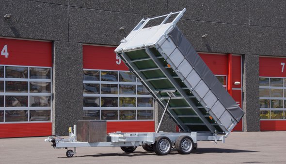 Heavy duty tipper trailer for intense usage and a long durability