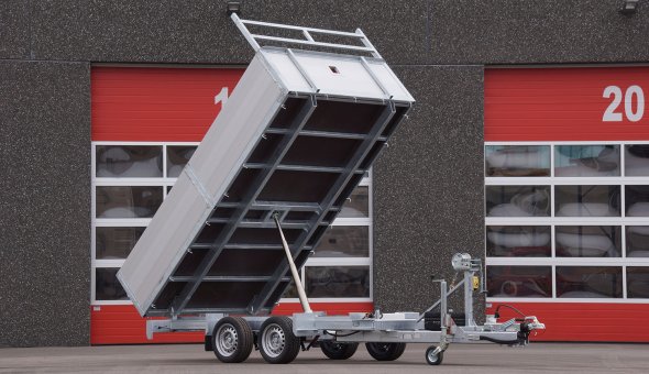 Heavy duty tipper trailer for intense usage and a long durability