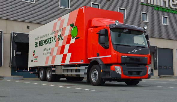 Isotherm fruits and vegatables truck body built on Volvo FE