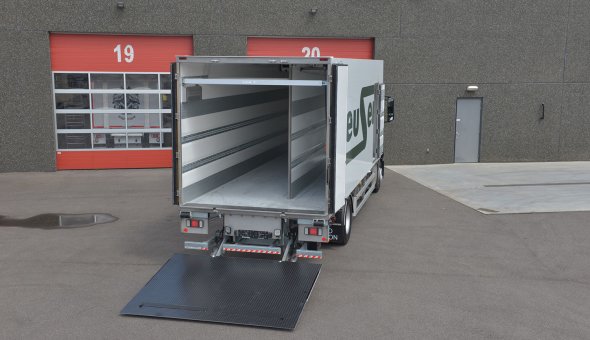 Isotherm truck body with multi temp conditioning on Mercedes Antos for Euser Transport