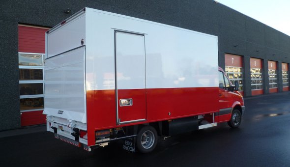 Mercedes Sprinter with dry freight box body and dHollandia cantilever