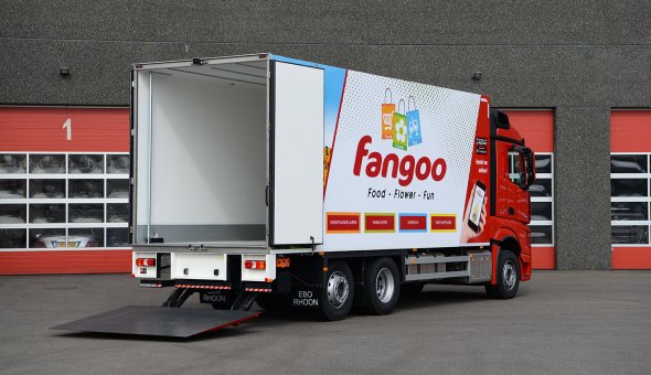 Multi-temp refrigerated rigid built on Mercedes Actros equiped with rear view camera