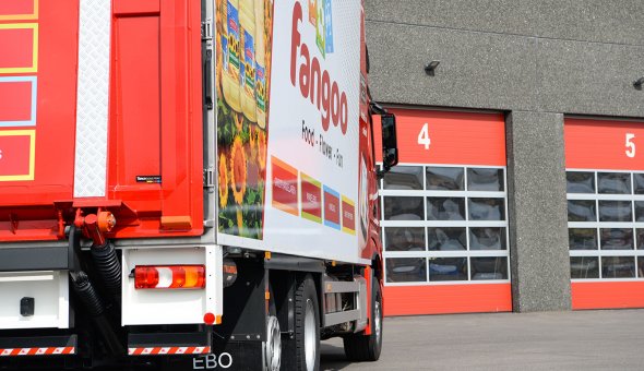 Multi-temp refrigerated rigid built on Mercedes Actros equiped with rear view camera