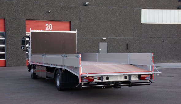 Open truck body with aluminium sides and hardwood