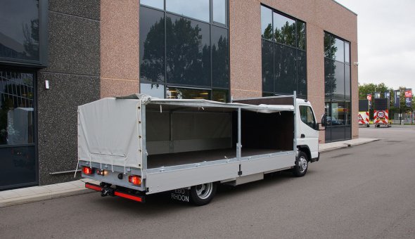 Open truck body with aluminium sides and hardwood
