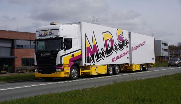 Refrigerated truck combination built on DAF truck for Flower transport MDS Deutschland