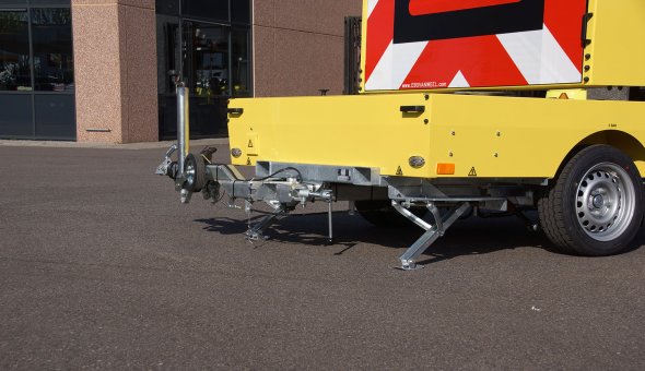 Smart mobility VMS-trailer with enegery-sufficient LED-display