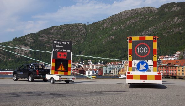 Solar VMS-trailer for Norwegian Dealer with energy friendly LED-display