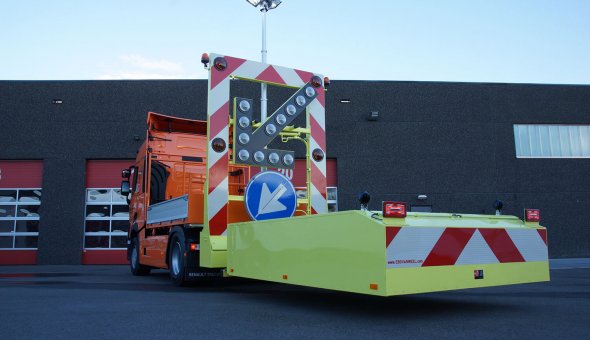 Truck mounted attenuator 100K (TMA) with LED-arrow for Nienhuis Wegbeveiliging