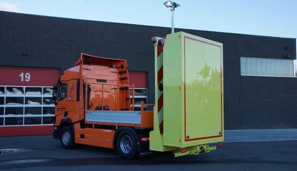 Truck mounted attenuator 100K (TMA) with LED-arrow for Nienhuis Wegbeveiliging