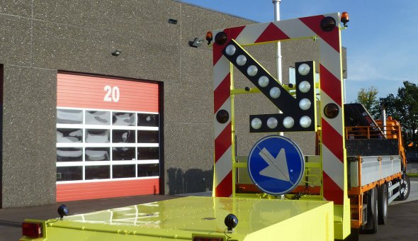 Truck mounted attenuator 100K (TMA) with LED-arrow for Nienhuis Wegbeveiliging