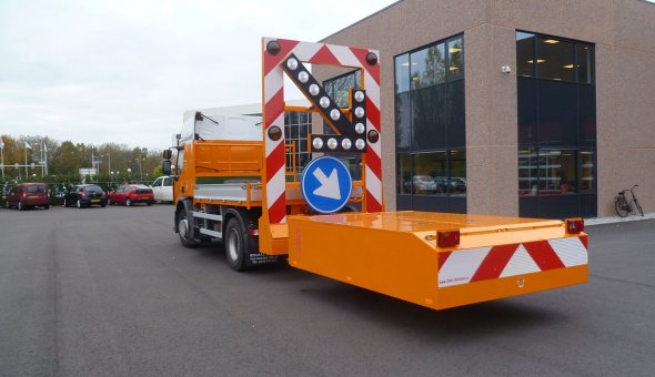 Truck mounted attenuator 100K (TMA) with LED-arrow for Nienhuis Wegbeveiliging