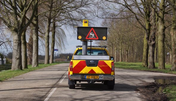 Vehicle mounted VMS with LED-display to ensure safety of road supervisors during incident management