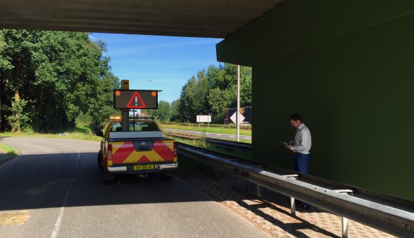 Vehicle mounted VMS with LED-display to ensure safety of road supervisors during incident management