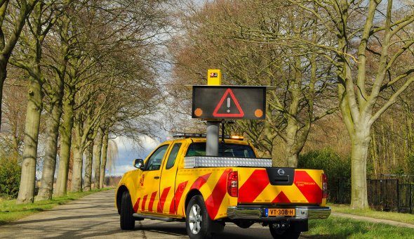 Vehicle mounted VMS with LED-display to ensure safety of road supervisors during incident management