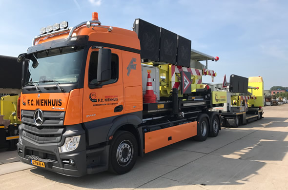 TLS and MLS: mobile lane signalling of FC Nienhuis used for short-term roadworks on the highway