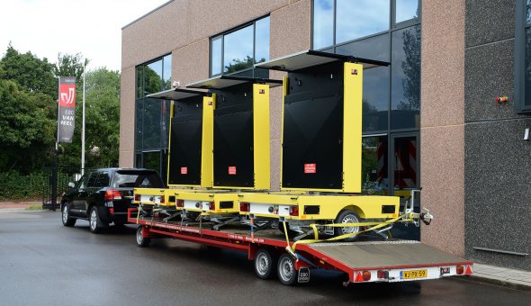 Thirty full-colour VMS-trailers for Fero Signalisation with full-colour 96x80 pixels LED display