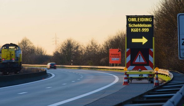 Thirty full-colour VMS-trailers for Fero Signalisation with full-colour 96x80 pixels LED display