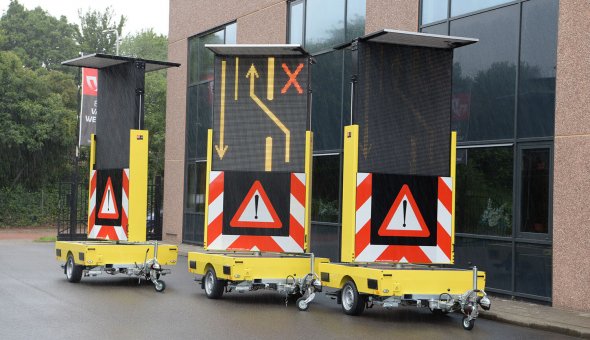 Thirty full-colour VMS-trailers for Fero Signalisation with full-colour 96x80 pixels LED display