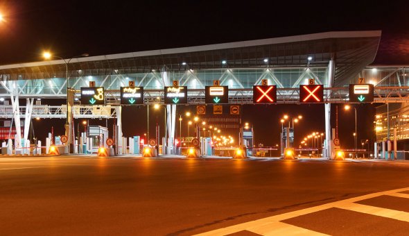 VMS used to pre-warn motorists in the toll collection area of the Westerscheldetunnel