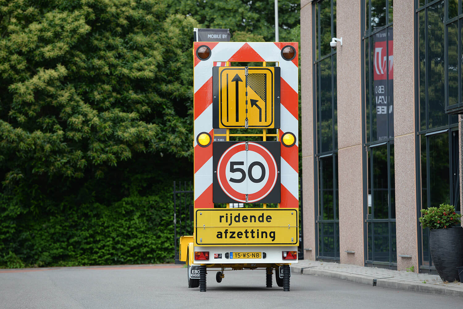 Arnhem Diamant chooses for Traffic warning trailer