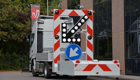 Truck mounted attenuator 100K with NCHRP-350 certificate action execution