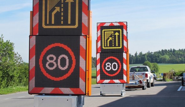 34x Totems to make road closures safer for road workers