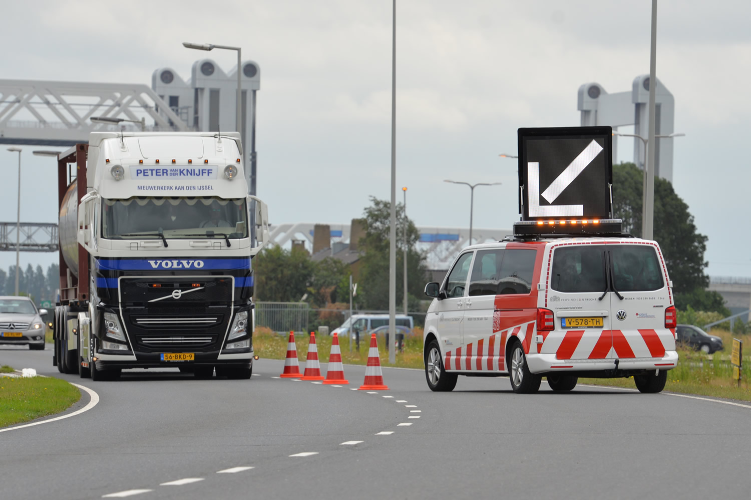 Roof mounted vehicles as new generation Road inspection vehicles for Rijkswaterstaat and Provincies